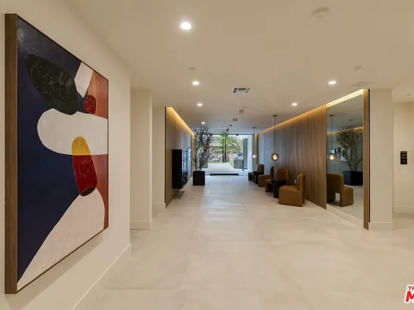 3651 Regal Pl #401, Los Angeles, CA 90068