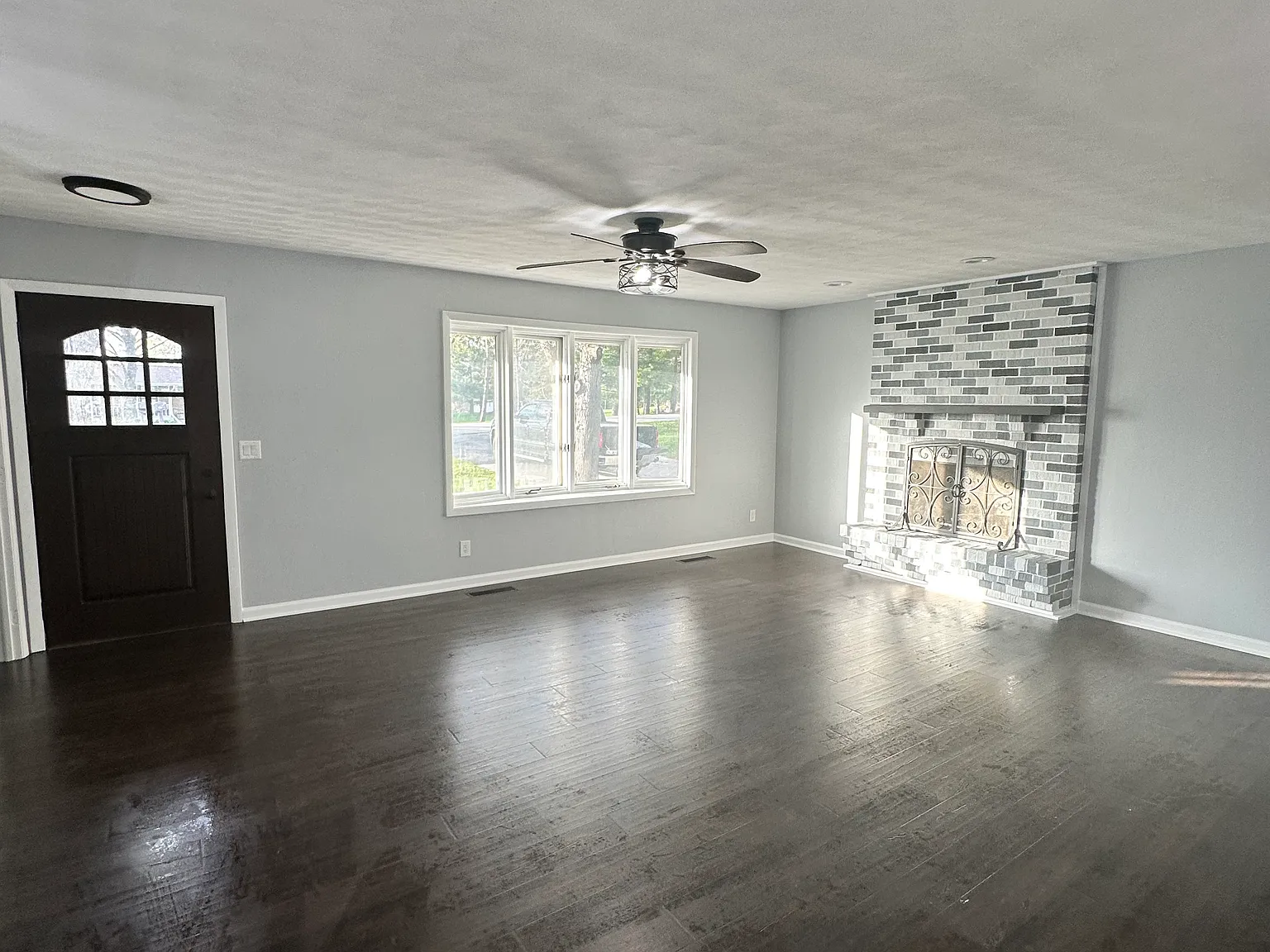 4 bed, 2240 sqft, $3,200 — Photo 4