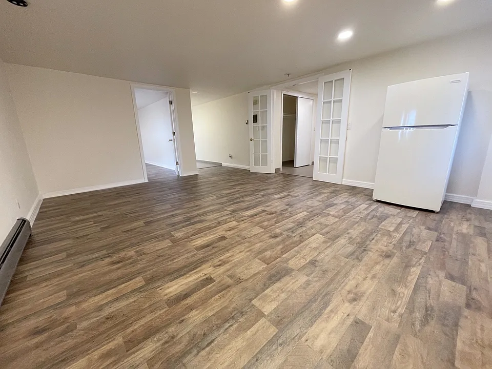 488 Walnut St #1