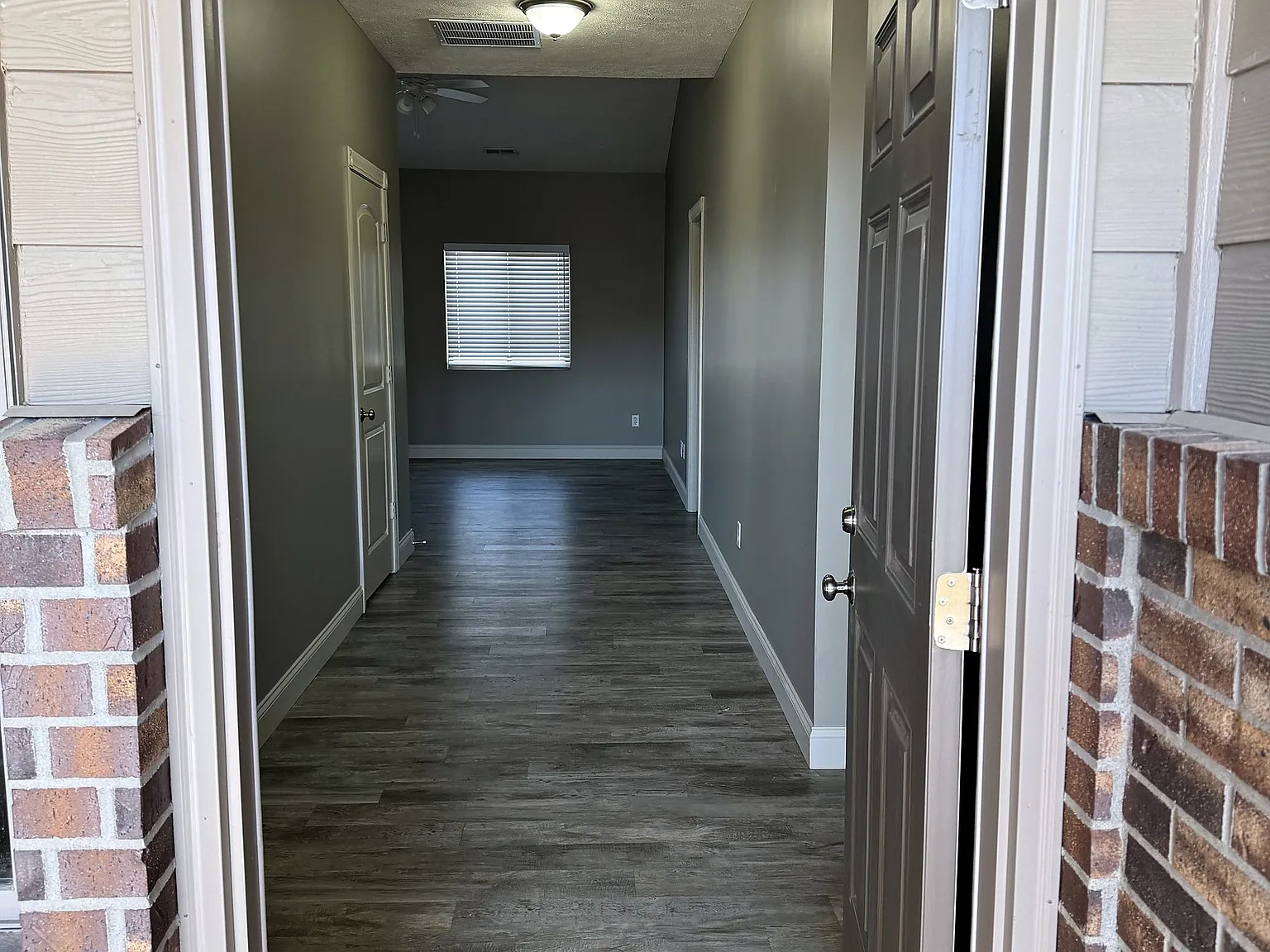 2 bed, 1220 sqft, $1,800 — Photo 3