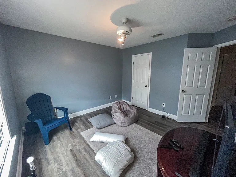 613 Waverly Ln — Photo 7