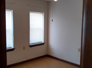 120 W Main St, Morris, IL 60450