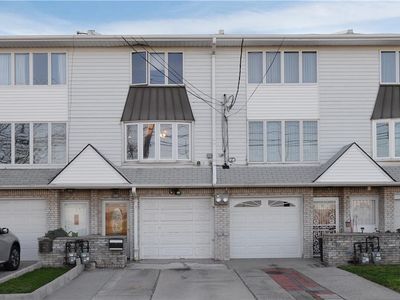 1067 Father Capodanno Blvd, Staten Island, NY, 10306
