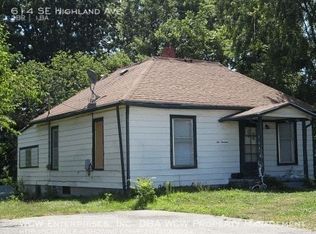 614 SE Highland Ave, Topeka, KS 66607