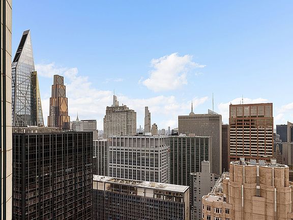 2nd image of 150 W 56th St APT 6205