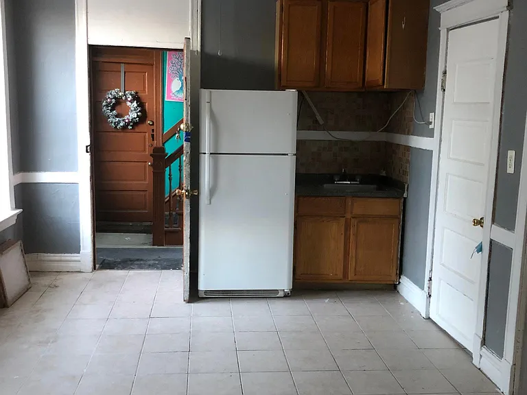 2846 W 21st St #2R — Photo 6