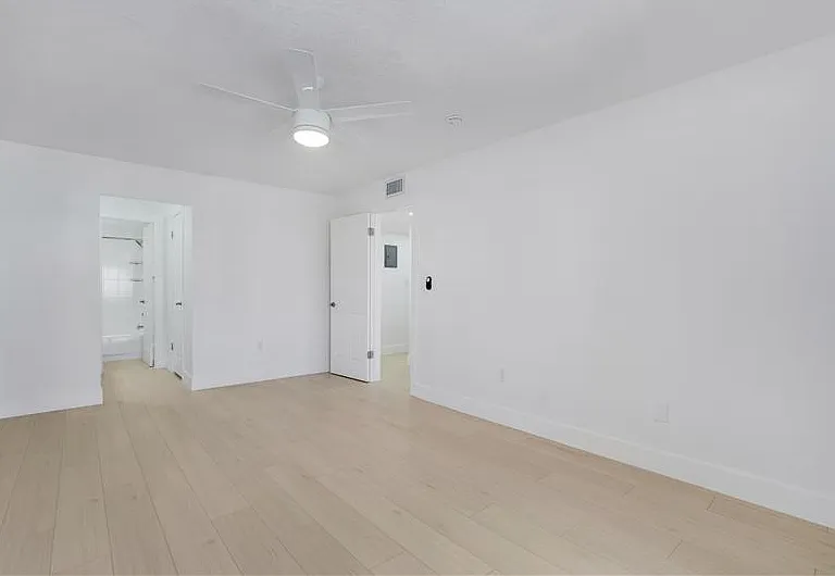 4670 W 13th Ln #411 — Photo 15