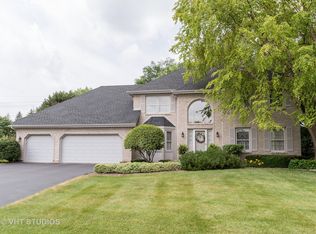 64 Rock River Ct, Naperville, IL 60565