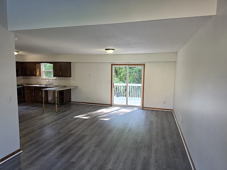 1859 Chickadee Dr — Photo 8