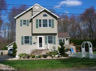 46 New Read St, Pequannock, NJ 07440