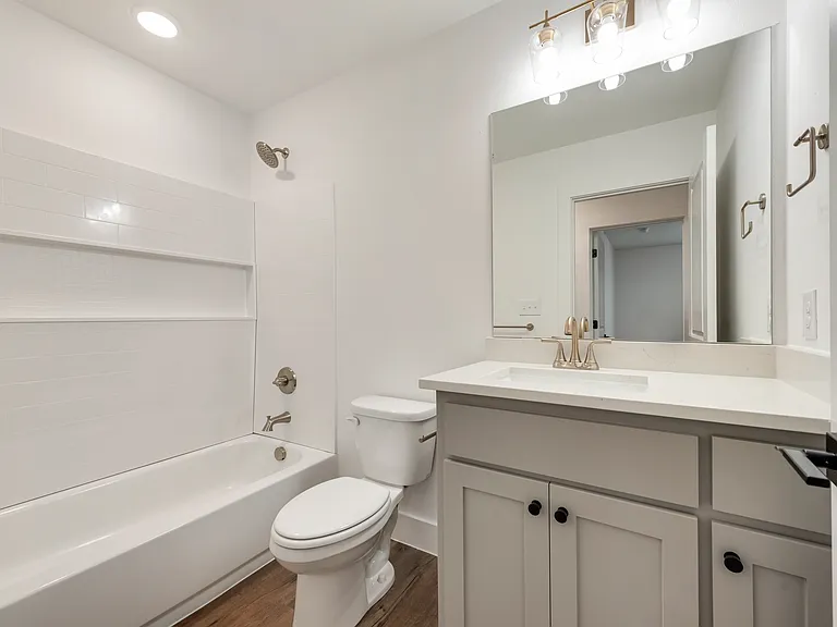 Hallway bathroom upstairs for 2nd & 3rd bedrooms