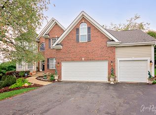 1417 Tecumseh Dr, McHenry, IL 60050