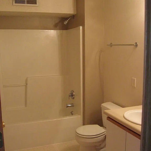 2866 Coral Ct — Photo 9