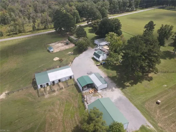749 Spring Grove Rd, Spring Grove, VA 23881