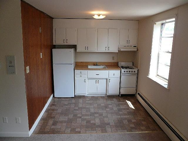 2nd image of 27 Imlay St APT B12