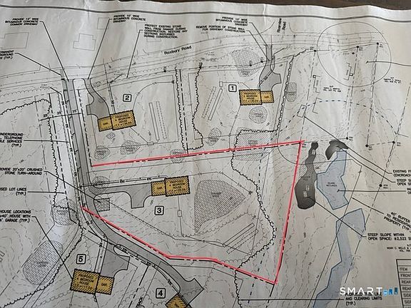 5th image of 80 Roxbury Road