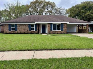 240 Orangewood Dr, Lafayette, LA 70503