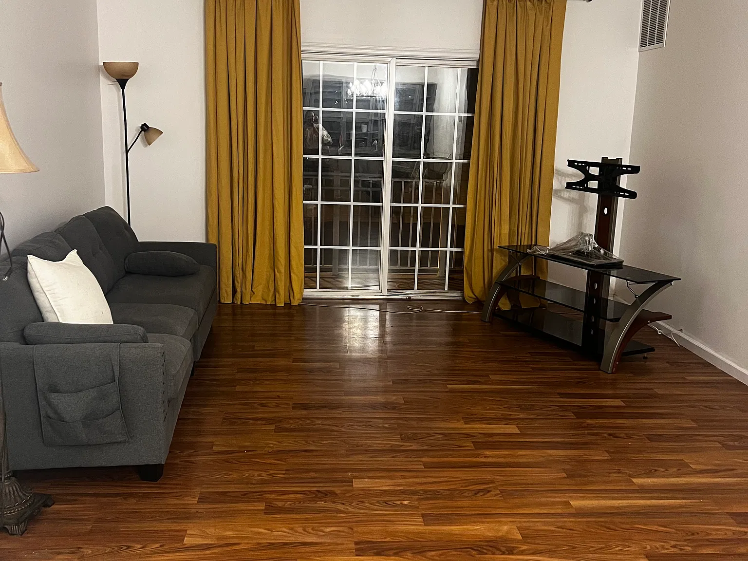 2 bed, 1200 sqft, $2,550 — Photo 4
