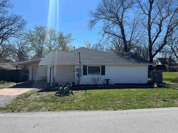 105 Chicago St NE, Gravette, AR 72736
