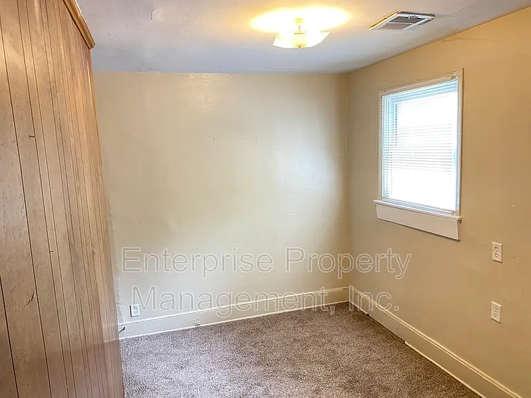 605 Houston St — Photo 36