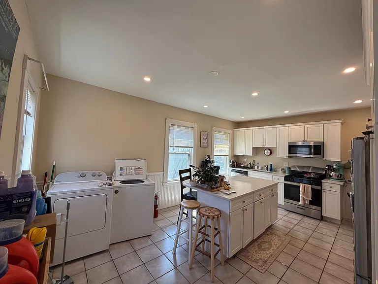 75 Leicester St #75 — Photo 3
