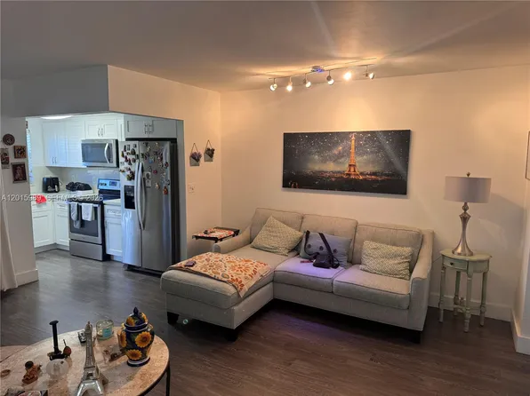 5300 Washington St APT J214, Hollywood, FL 33021