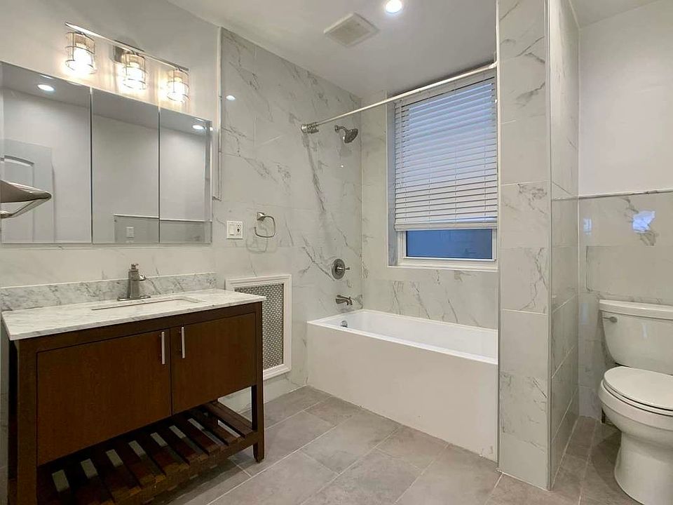 1st image of 411 W 50th St #5W