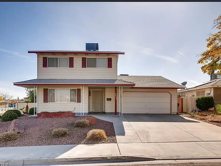 6913 Creekside Ln — Photo 1