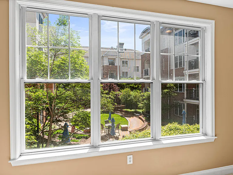 200 W Elm St #1231 — Photo 3