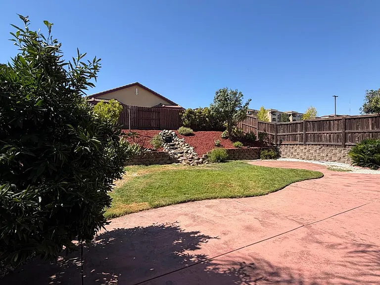 2229 Zittel Dr — Photo 16