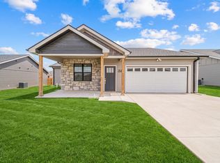 2517 Wren Ln, Junction City, KS 66441