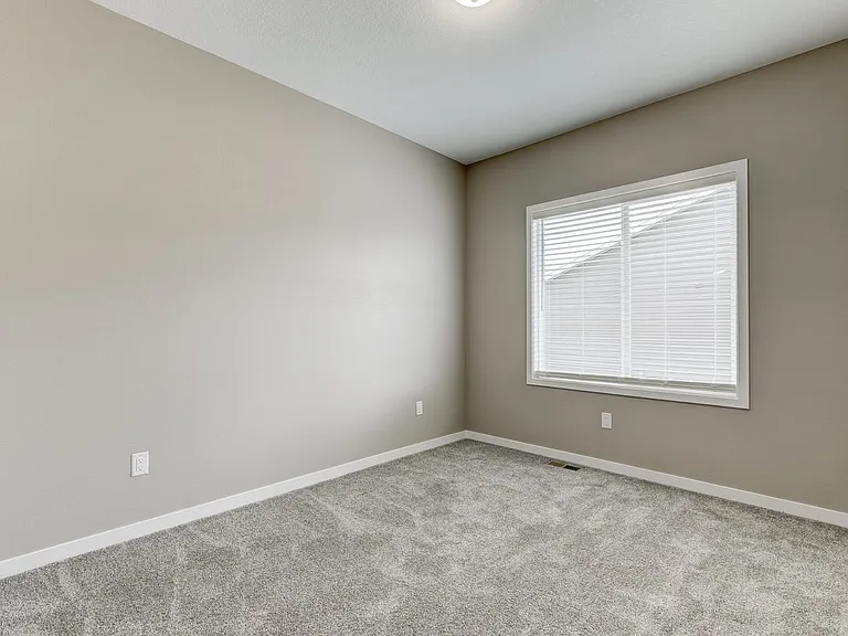 2444 N 8th Ave E — Photo 5