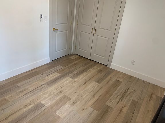 5th image of 2686 Yale Ter