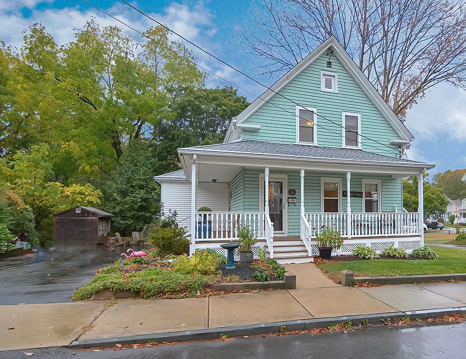 1st image of 18 Pleasant St