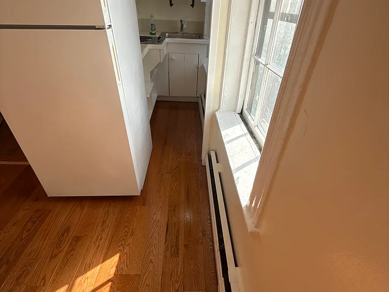 41 Anderson St #42 — Photo 6