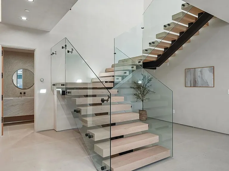 824 N Curson Ave — Photo 20