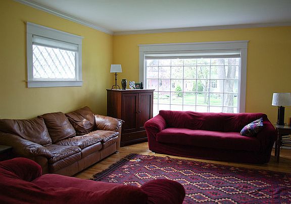 2nd image of 103 Pioneer St