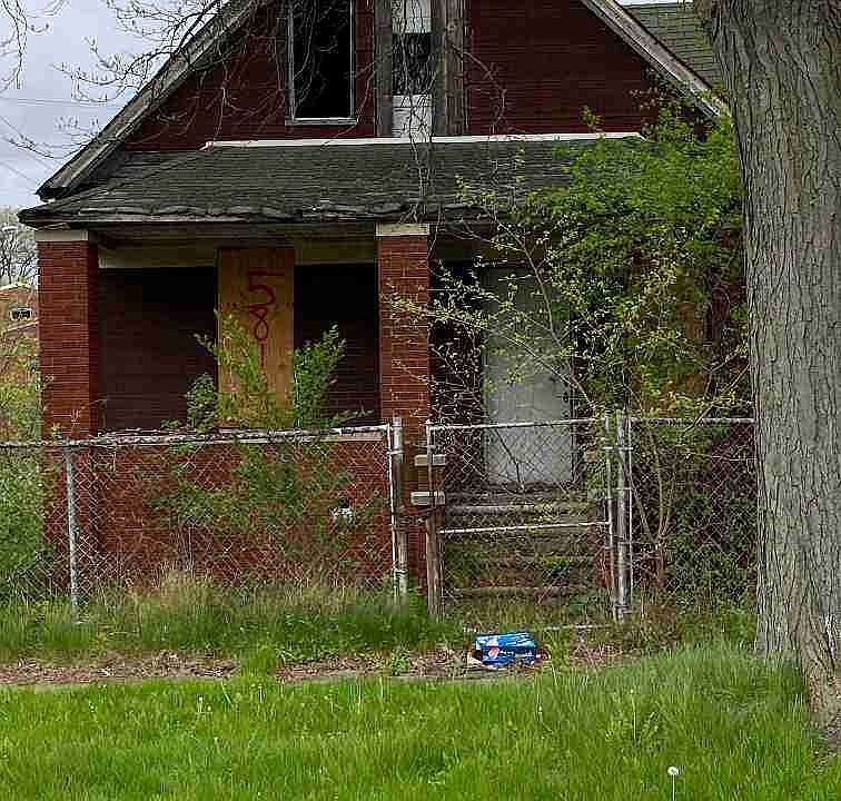 5814 Woodrow