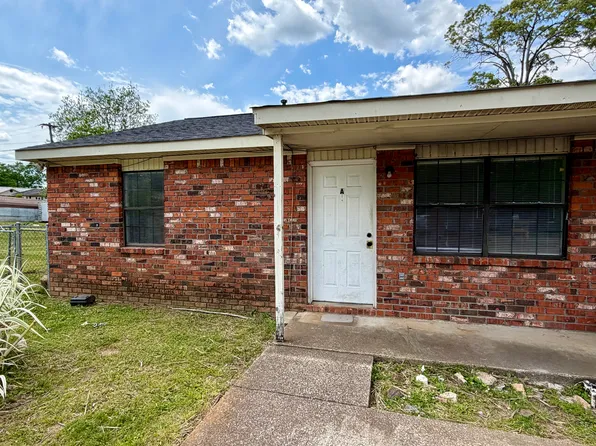 907 Columbia Ave #A, Sheffield, AL 35660