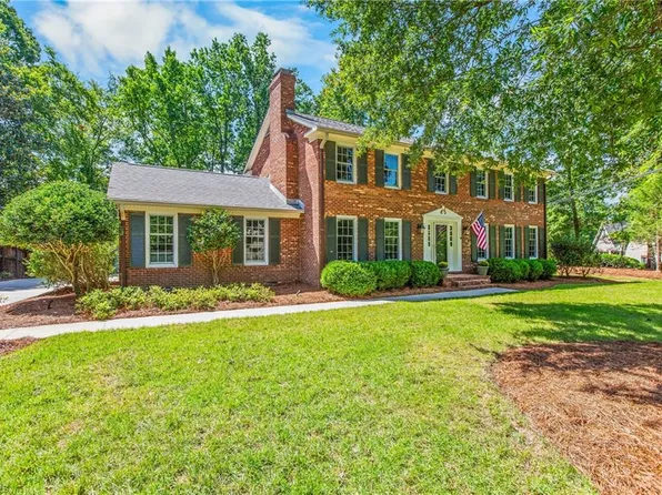 1236 Sturbridge Ave, High Point, NC 27262