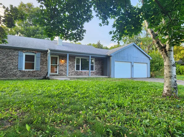 39W496 Hemlock Dr, St Charles, IL 60175