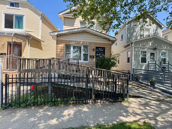 142-17 Foch Boulevard image 1 of 4