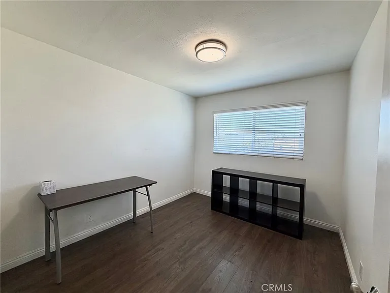 1477 W 20th St #7 — Photo 25