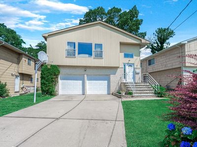 23 Genevieve Place, Great Neck, NY, 11021