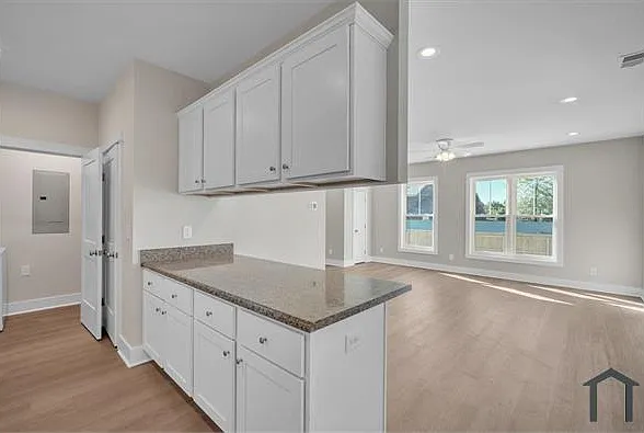 195 Romney St #D — Photo 8