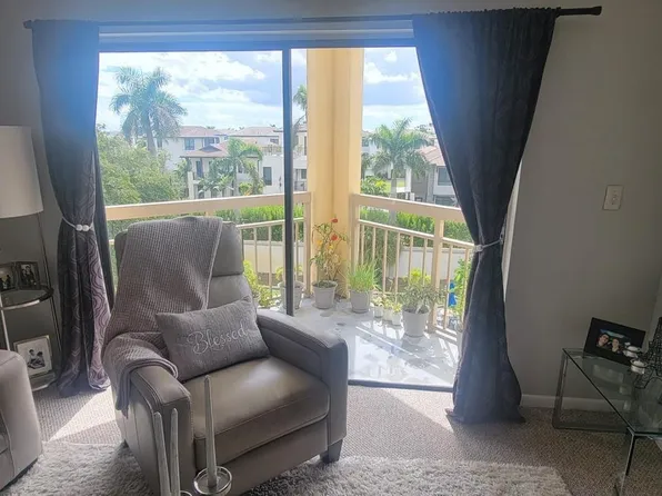 8290 Lake Dr APT 426, Doral, FL 33166