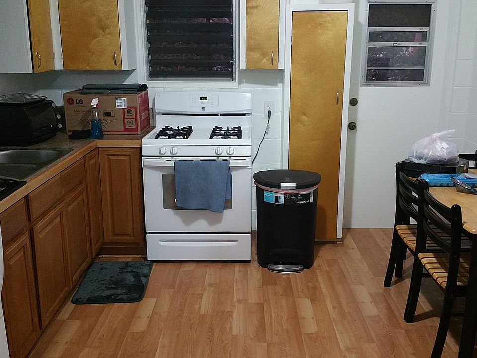2nd image of 942 7th Ave