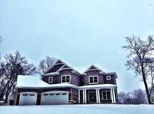 53710 Forest Lakes Dr, Middlebury, IN 46540