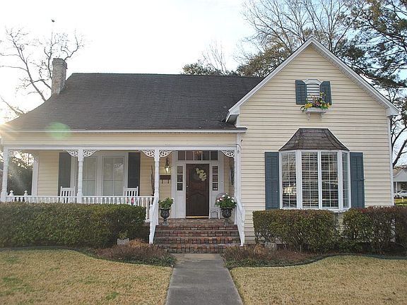 Front Porch/Entrance