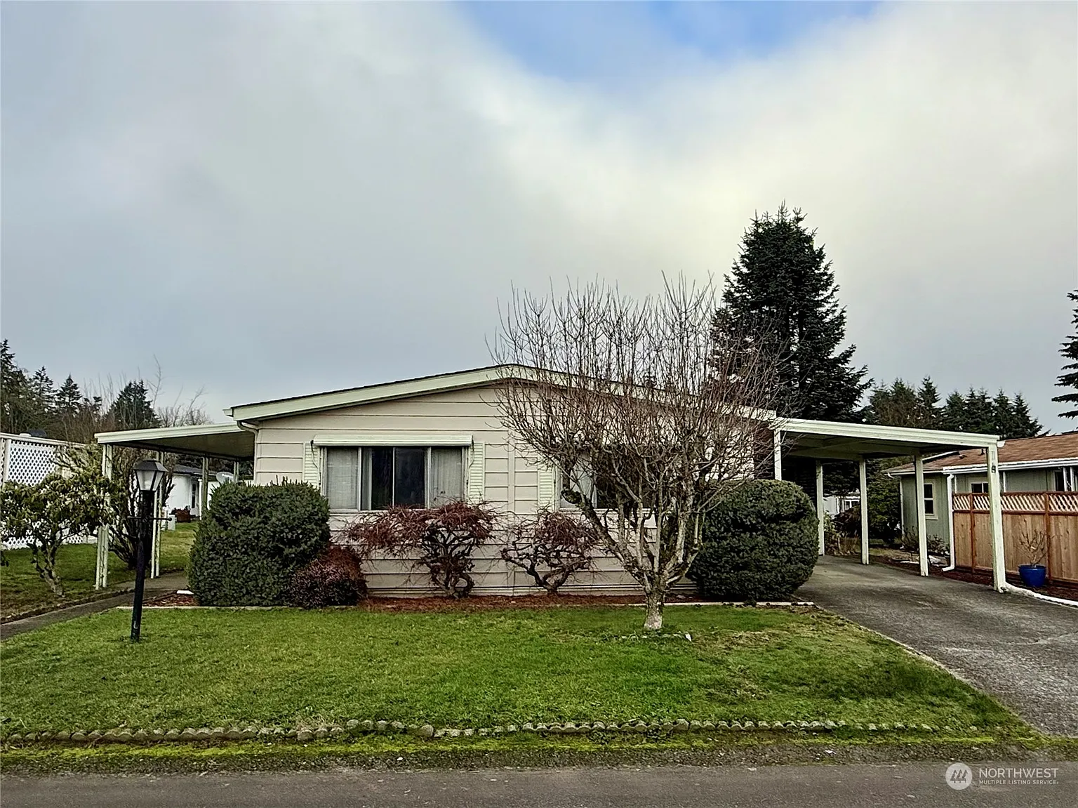 1414 Alonda Lane NE photo 1